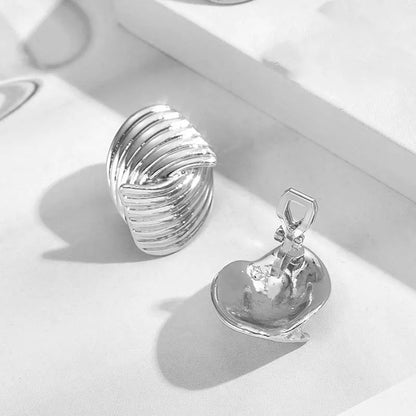 Vintage Metal Twisted Round Ear Clip Earrings for Women 2026
