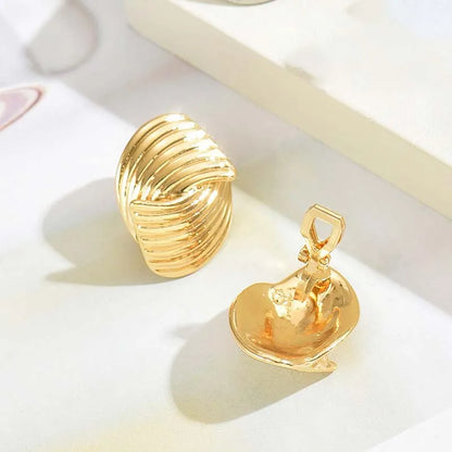 Vintage Metal Twisted Round Ear Clip Earrings for Women 2026