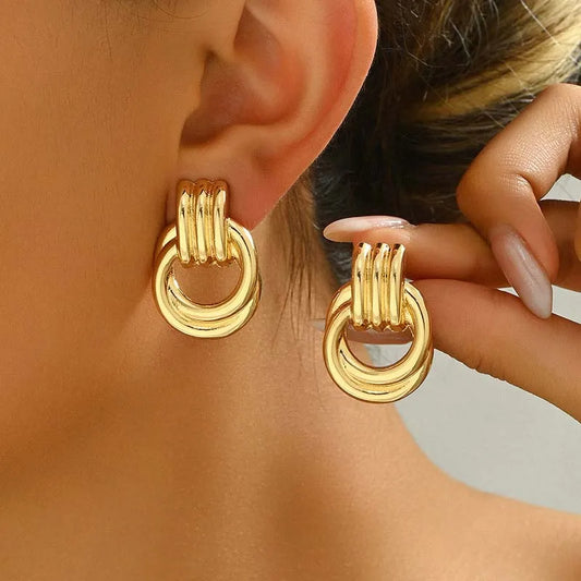 Vintage Metal Twisted Round Ear Clip Earrings for Women 2026